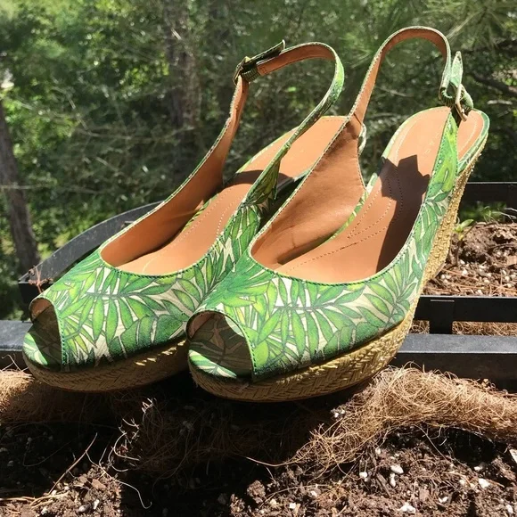 Tahari Wedge Sling back heels Size 9 - Picture 2 of 8